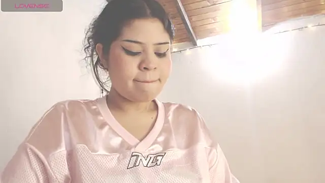 Amara18  online show from April 19, 2026, 4:45 am