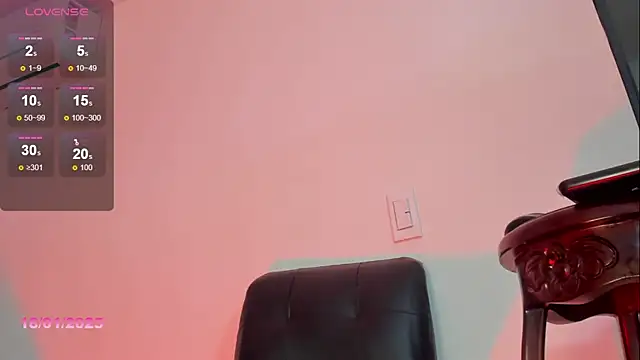 Snapshot of Karoline_Marin chatting on January 18, 2025, 9:24 pm Karoline Marin online show from January 18, 2025, 9:24 pm