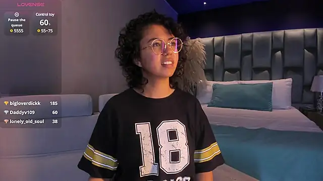 Snapshot of Amareto_ chatting on February 2, 2025, 3:17 pm Amareto online show from February 2, 2025, 3:17 pm