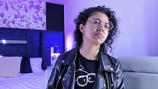 Snapshot of Amareto_ chatting on February 4, 2025, 1:48 pm Amareto online show from February 4, 2025, 1:48 pm