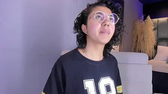 Snapshot of Amareto_ chatting on February 11, 2025, 6:22 pm Amareto online show from February 11, 2025, 6:22 pm