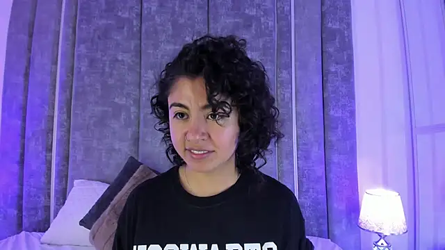 Snapshot of Amareto_ chatting on February 21, 2025, 12:17 pm Amareto online show from February 21, 2025, 12:17 pm