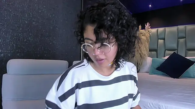 Snapshot of Amareto_ chatting on March 5, 2025, 3:29 pm Amareto online show from March 5, 2025, 3:29 pm