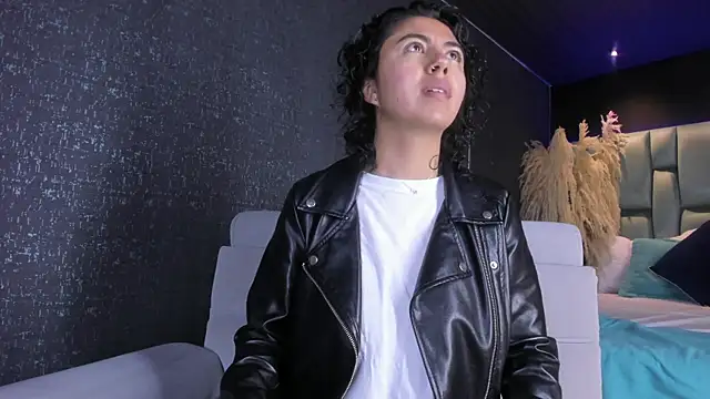 Snapshot of Amareto_ chatting on March 6, 2025, 10:09 am Amareto online show from March 6, 2025, 10:09 am