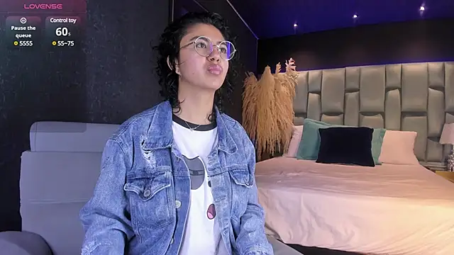 Snapshot of Amareto_ chatting on March 9, 2025, 11:36 am Amareto online show from March 9, 2025, 11:36 am