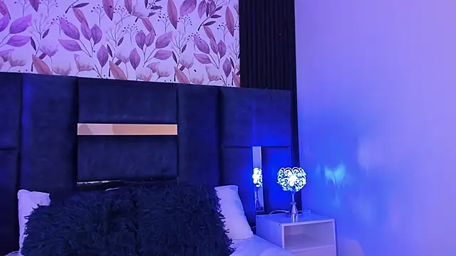 Snapshot of Amareto_ chatting on March 14, 2025, 1:24 pm Amareto online show from March 14, 2025, 1:24 pm