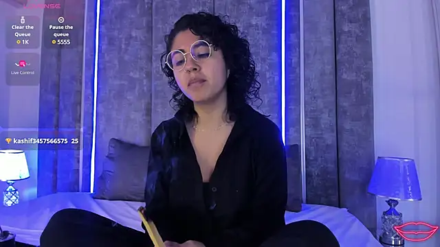 Snapshot of Amareto_ chatting on March 17, 2025, 11:42 am Amareto online show from March 17, 2025, 11:42 am