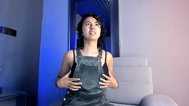 Snapshot of Amareto_ chatting on March 20, 2025, 11:27 am Amareto online show from March 20, 2025, 11:27 am