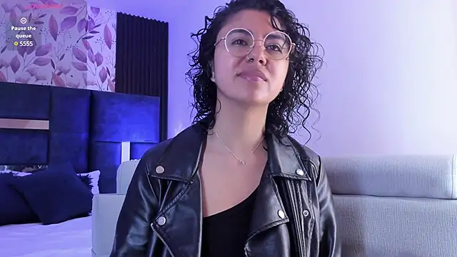 Snapshot of Amareto_ chatting on March 22, 2025, 11:32 am Amareto online show from March 22, 2025, 11:32 am