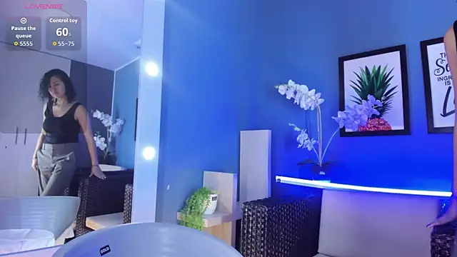 Snapshot of Amareto_ chatting on September 19, 2025, 11:11 am Amareto online show from September 19, 2025, 11:11 am