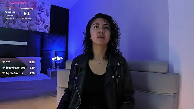 Snapshot of Amareto_ chatting on October 4, 2025, 11:52 am Amareto online show from October 4, 2025, 11:52 am