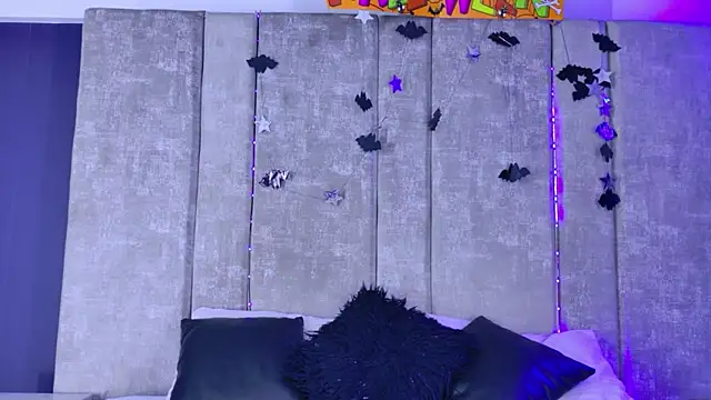 Snapshot of Amareto_ chatting on October 29, 2025, 11:12 am Amareto online show from October 29, 2025, 11:12 am