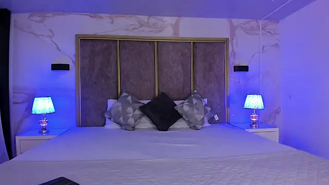 Snapshot of Amareto_ chatting on October 30, 2025, 11:44 am Amareto online show from October 30, 2025, 11:44 am