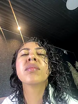 Snapshot of Amareto_ chatting on November 9, 2025, 11:41 am Amareto online show from November 9, 2025, 11:41 am