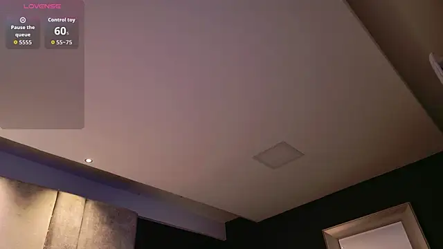 Snapshot of Amareto_ chatting on November 11, 2025, 10:37 am Amareto online show from November 11, 2025, 10:37 am