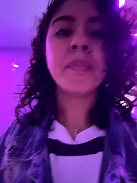 Snapshot of Amareto_ chatting on November 17, 2025, 12:05 am Amareto online show from November 17, 2025, 12:05 am