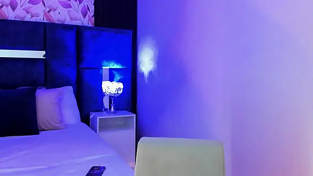 Snapshot of Amareto_ chatting on November 23, 2025, 11:43 am Amareto online show from November 23, 2025, 11:43 am