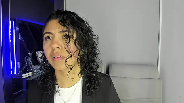 Amareto  online show from January 11, 2026, 12:10 pm