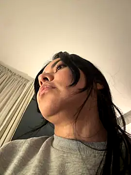 PetitLumiere online show from September 15, 2025, 4:34 am