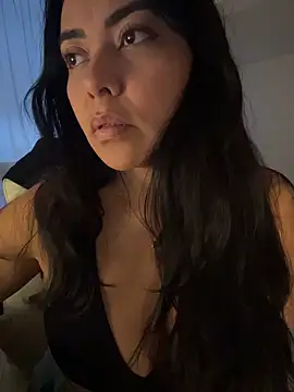 Snapshot of PetitLumiere chatting on February 15, 2026, 11:12 pm PetitLumiere online show from February 15, 2026, 11:12 pm