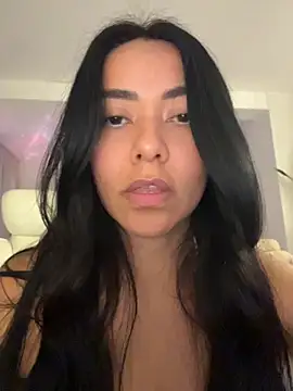 PetitLumiere online show from April 12, 2026, 3:22 am