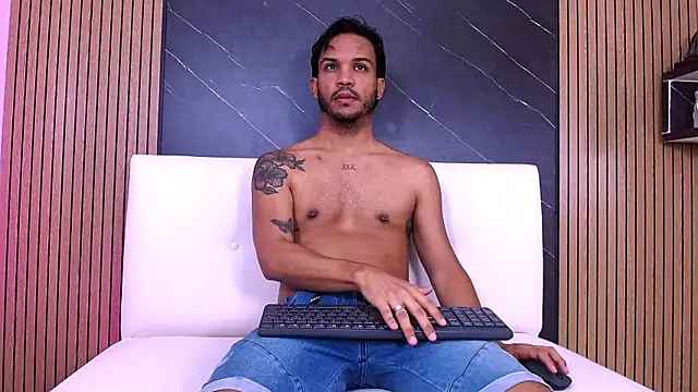 Snapshot of ricky_vill_ chatting on June 9, 2026, 11:44 am ricky vill online show from June 9, 2026, 11:44 am