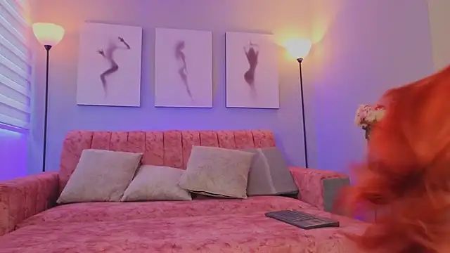 Snapshot of Juliana_Saenzz chatting on October 24, 2025, 12:45 pm Juliana Saenzz online show from October 24, 2025, 12:45 pm