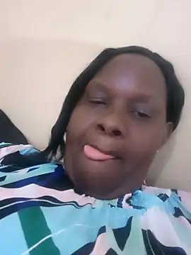 Snapshot of Afriqmom chatting on June 26, 2026, 2:32 pm Afriqmom online show from June 26, 2026, 2:32 pm