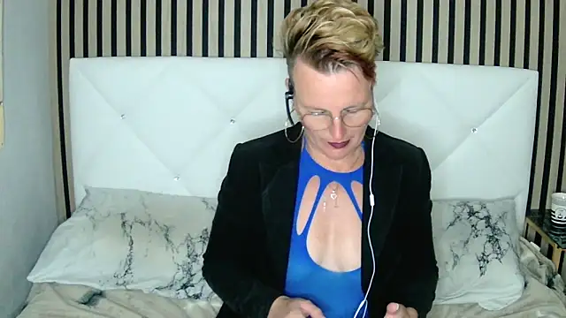 xxNoeliaxx online show from December 31, 2024, 11:31 am