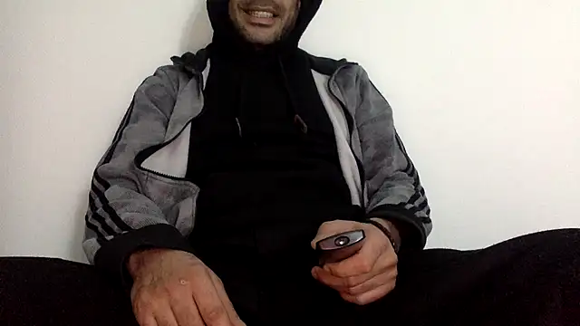 molozeb online show from February 9, 2026, 8:24 pm