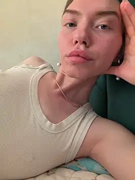 Snapshot of Lisaaa_Alisa chatting on May 10, 2026, 12:05 am Lisaaa Alisa online show from May 10, 2026, 12:05 am
