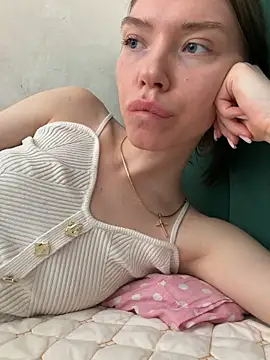 Snapshot of Lisaaa_Alisa chatting on June 4, 2026, 4:40 am Lisaaa Alisa online show from June 4, 2026, 4:40 am