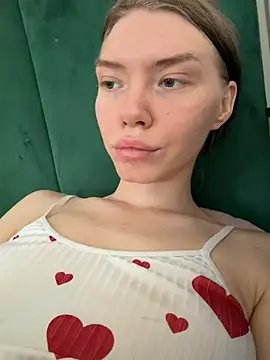 Snapshot of Lisaaa_Alisa chatting on June 7, 2026, 12:31 pm Lisaaa Alisa online show from June 7, 2026, 12:31 pm