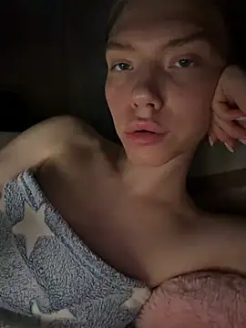 Snapshot of Lisaaa_Alisa chatting on June 15, 2026, 8:22 pm Lisaaa Alisa online show from June 15, 2026, 8:22 pm