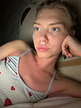 Snapshot of Lisaaa_Alisa chatting on June 28, 2026, 7:31 pm Lisaaa Alisa online show from June 28, 2026, 7:31 pm