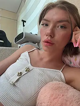 Snapshot of Lisaaa_Alisa chatting on July 20, 2026, 5:00 am Lisaaa Alisa online show from July 20, 2026, 5:00 am
