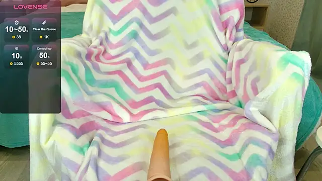 oliviiaa online show from July 14, 2026, 12:13 am