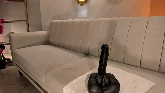 Snapshot of DominiqueVega chatting on January 9, 2025, 11:56 pm DominiqueVega online show from January 9, 2025, 11:56 pm