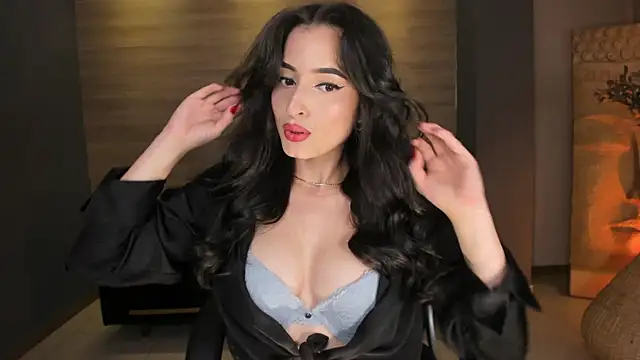 Snapshot of DominiqueVega chatting on January 13, 2025, 8:37 pm DominiqueVega online show from January 13, 2025, 8:37 pm