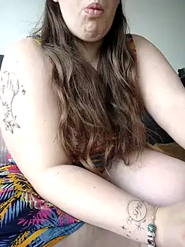 FrancaiseLynne online show from February 15, 2025, 3:39 pm