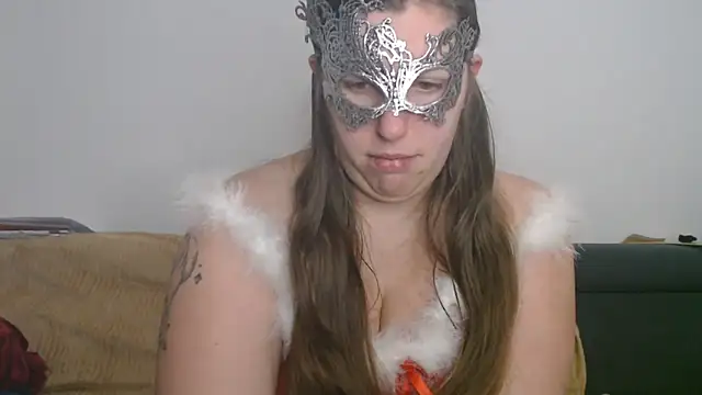 FrancaiseLynne online show from December 22, 2025, 5:32 pm