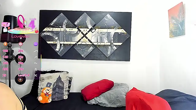 SARAMISHA online show from February 13, 2026, 10:39 pm