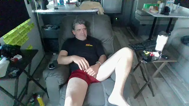 lateniter online show from October 31, 2025, 10:22 pm