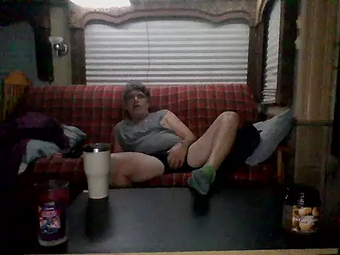 lateniter online show from November 10, 2025, 11:42 am