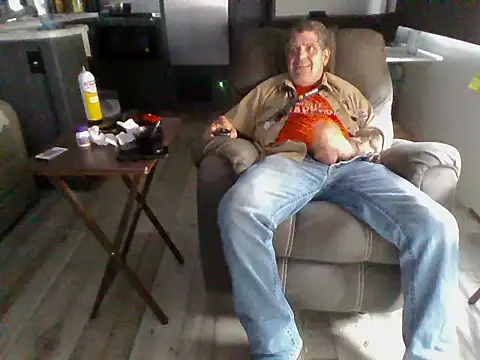 lateniter online show from January 7, 2026, 5:04 pm