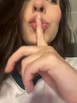 LittleDoll    online show from November 14, 2025, 10:40 pm