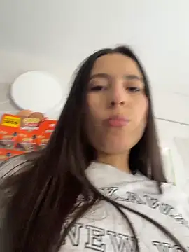 LittleDoll    online show from March 15, 2026, 1:06 pm