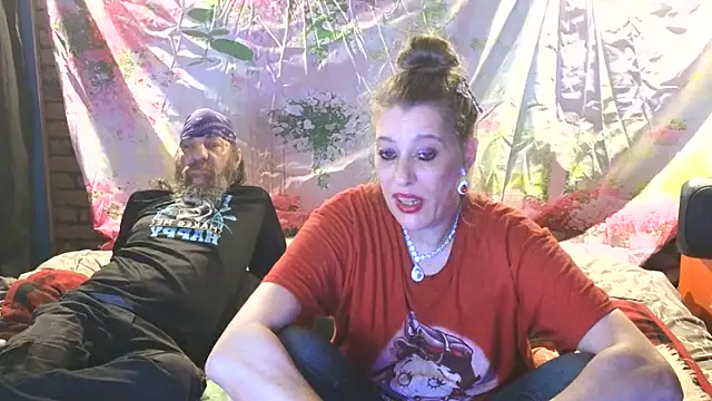 Snapshot of PropertyAndBiker chatting on April 23, 2026, 8:55 pm PropertyAndBiker online show from April 23, 2026, 8:55 pm