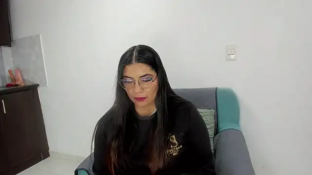 Luna Dumont online show from November 29, 2025, 11:13 am