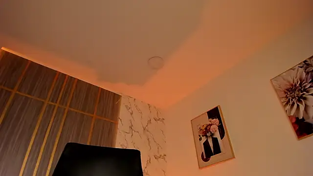 Dollar-girl online show from March 8, 2026, 6:34 pm